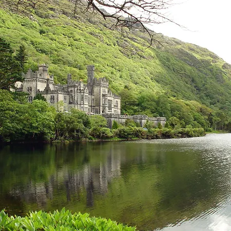 Kylemore Pass Hotel 3*