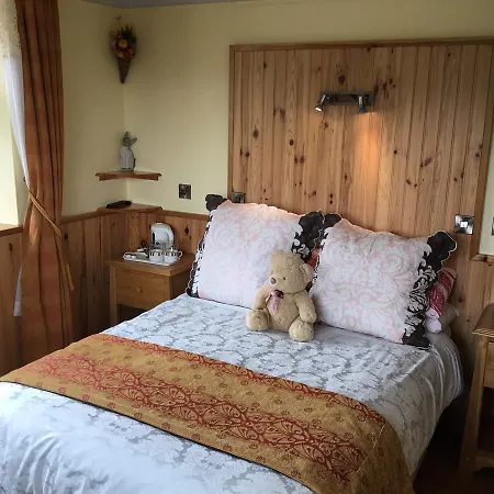 Kylemore Pass Hotel 3*