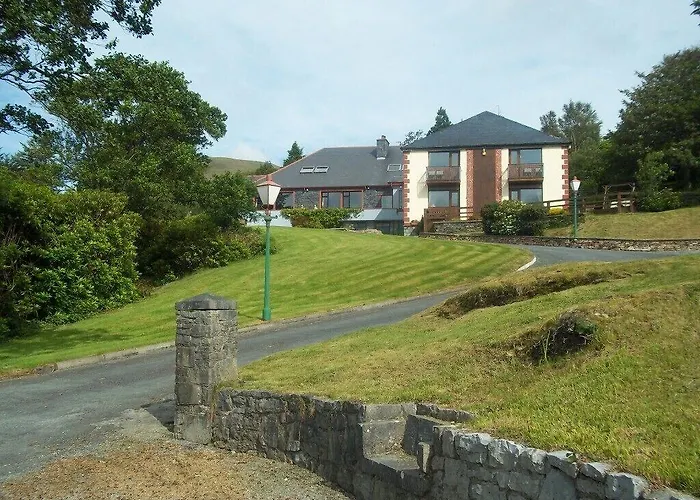 Kylemore Pass Hotel