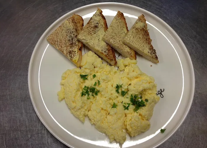 Kylemore Pass 3* Letterfrack